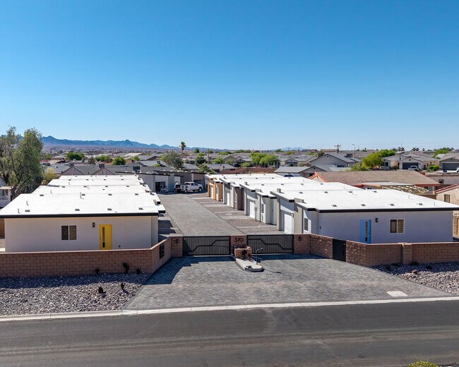 Building Photo - 370 Riverfront Dr