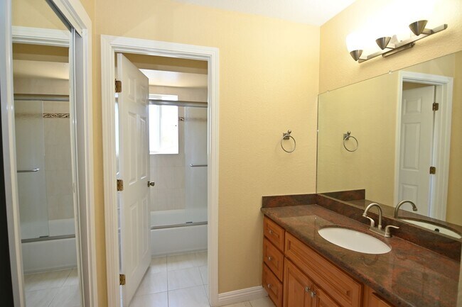 Building Photo - Beautiful 5 bed 3 bath, 2 car Garage & Pool, Near Snell & Calero