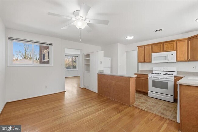 Building Photo - 5039 8th Rd S