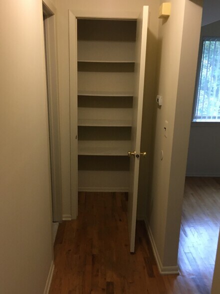 closet - 1706 Muriel Ct