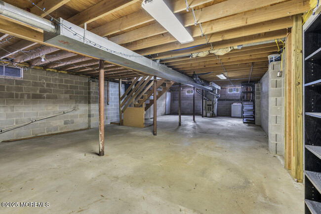 Building Photo - 568 E Veterans Hwy