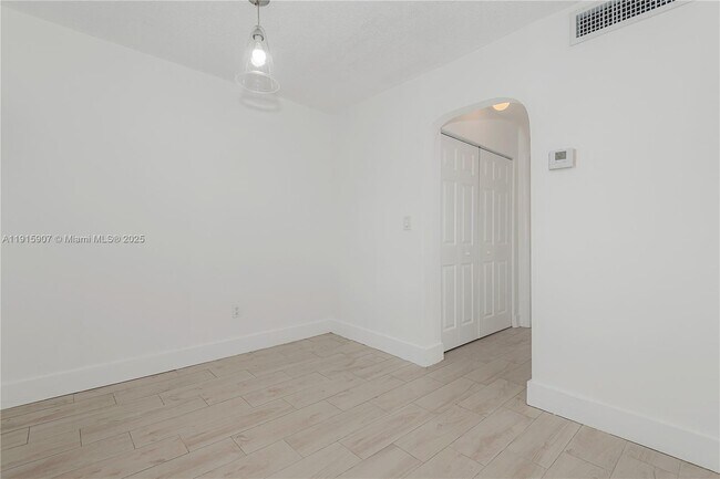 Building Photo - 631 Jefferson Ave