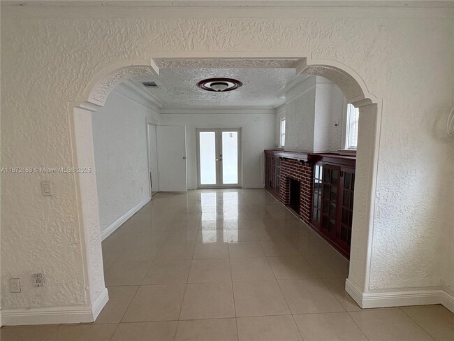 Building Photo - 1560 NW 25th Ave