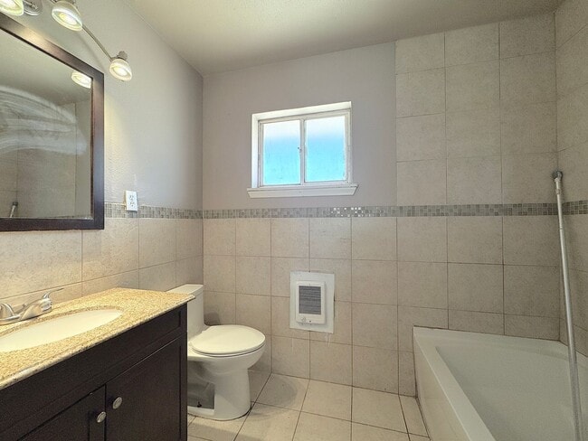 Building Photo - Northeast El Paso 3 bed/2bath in Mountain Park Neighborhood!