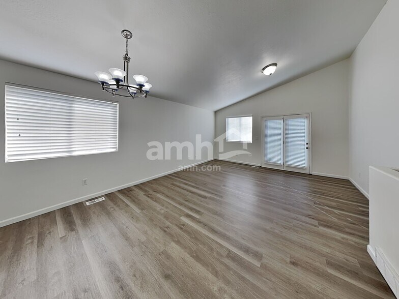 Building Photo - 14354 S Debrian Way