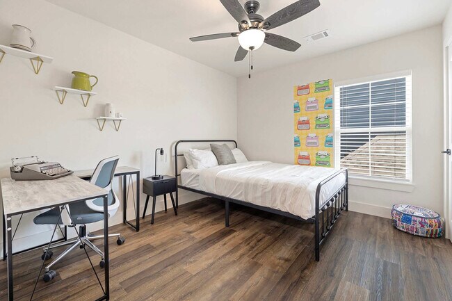 Building Photo - 501 S 7th St