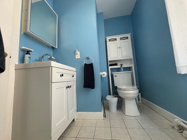 Building Photo - 14 Dixon St