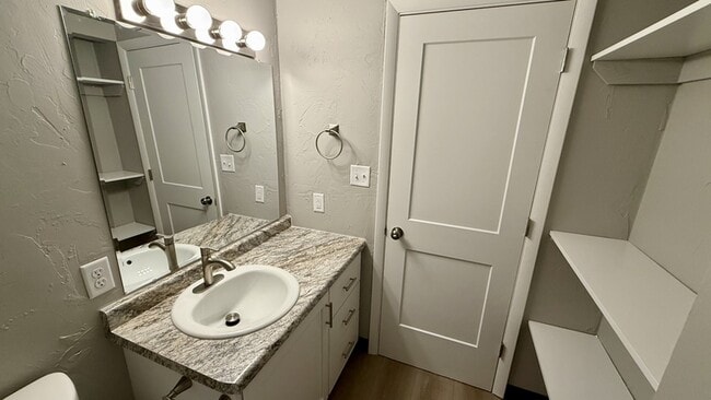 Building Photo - 2752 Humboldt Rd