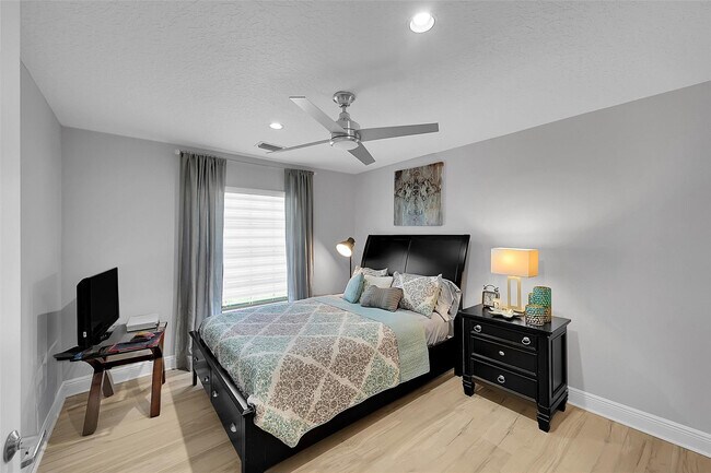 Building Photo - 8606 Arrowhead Dr