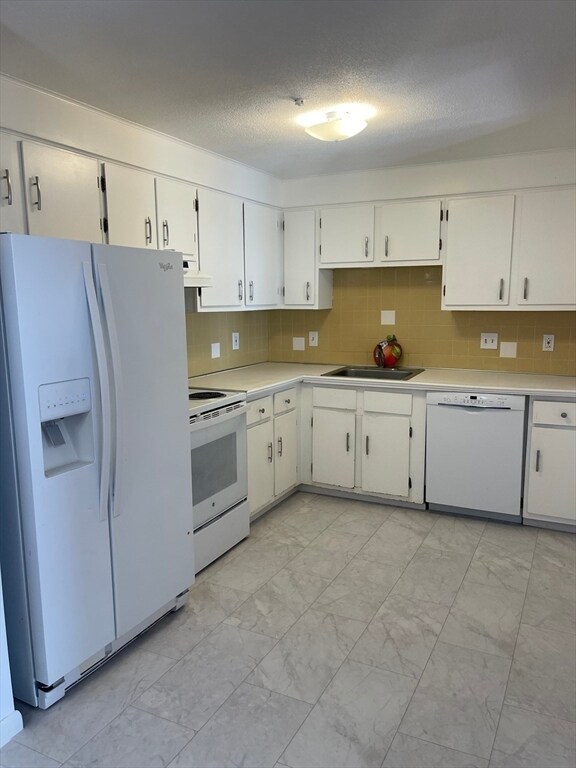 Building Photo - 10 Williamsburg Ct