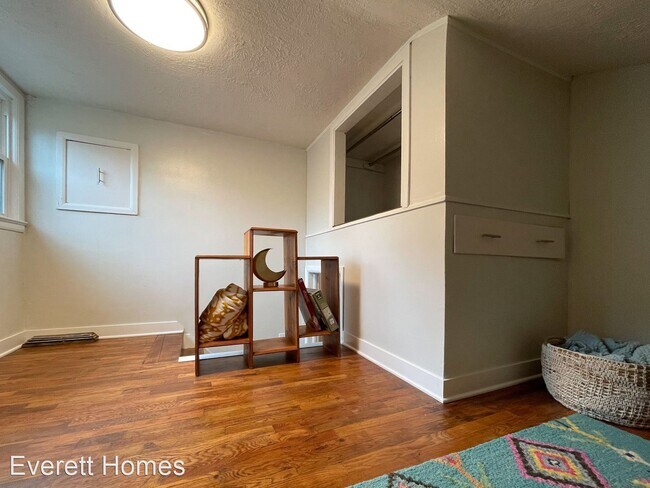 Building Photo - 3 br, 1.5 bath House - 1960 S Fort Ave