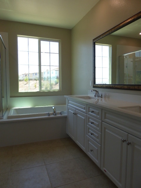 Building Photo - 4-Bedroom Home with Solar, Loft, and Gated...