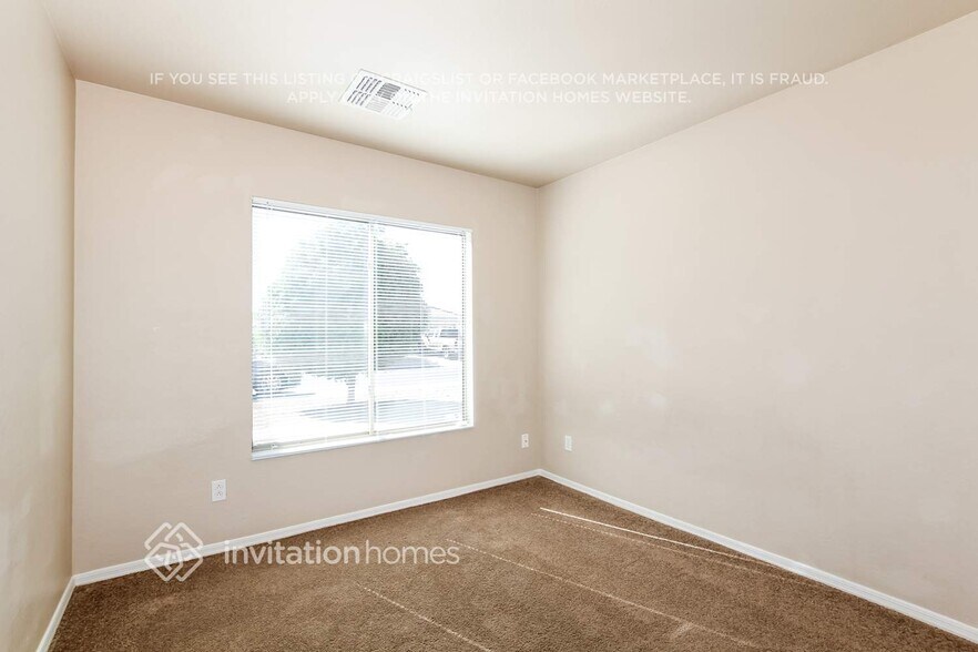 Building Photo - 12742 W Pershing St