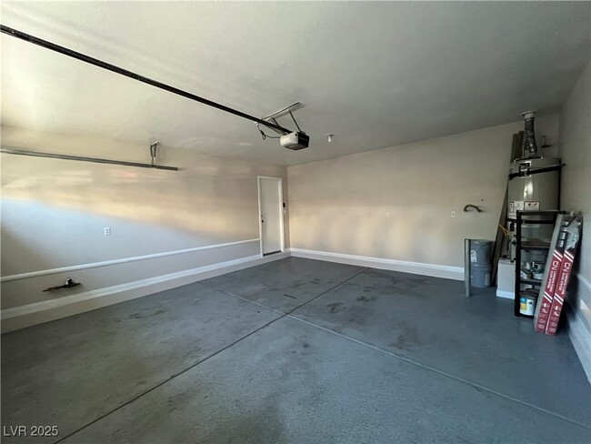 Building Photo - 7195 Cestrum Rd