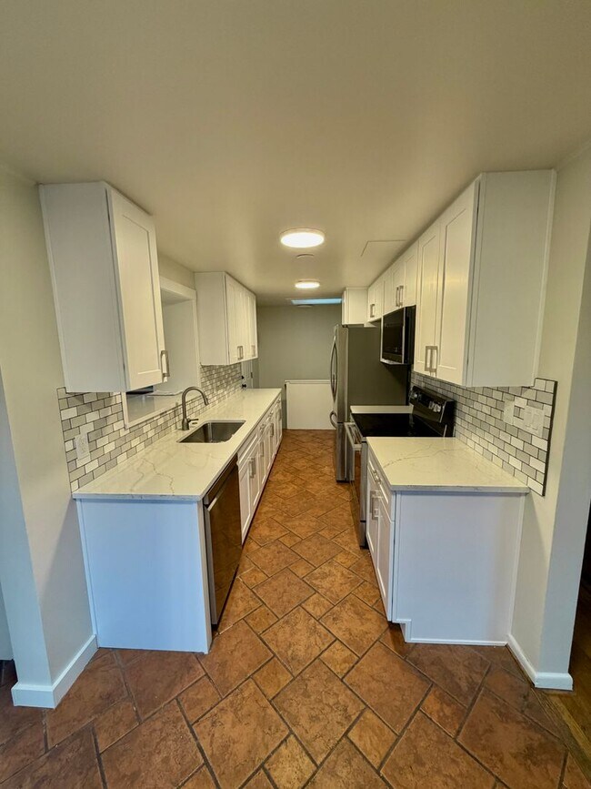 Building Photo - Beautifully Updated Ridgecrest 4-Bedroom Home 1/2 Month Rent Concession!!!