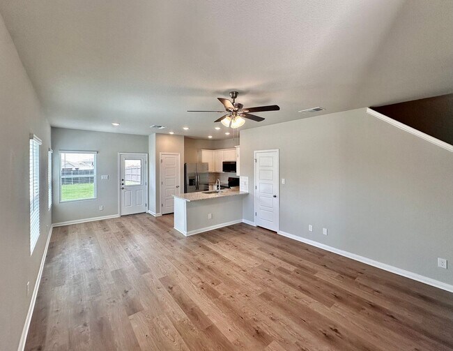 Building Photo - Luxury 2-Story, 3-Bed/ 2.5-Bath Duplex in ...