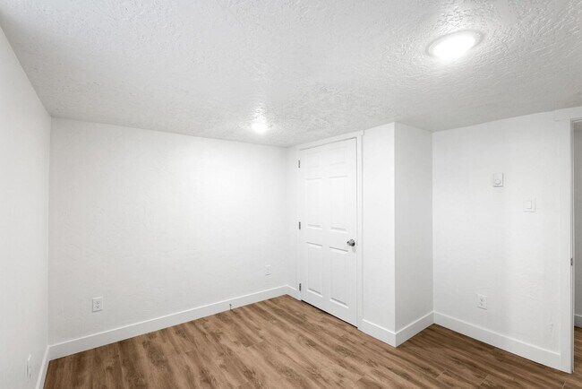 Building Photo - 781 S 1800 W