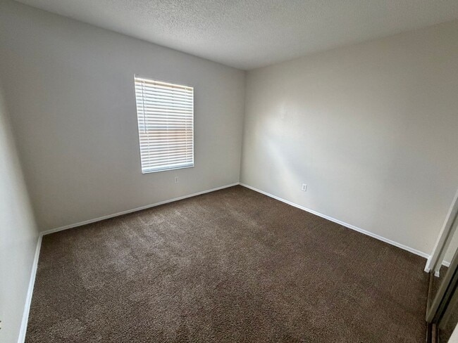 Building Photo - 3/2 Home Newly Updated Silver Springs Shores South