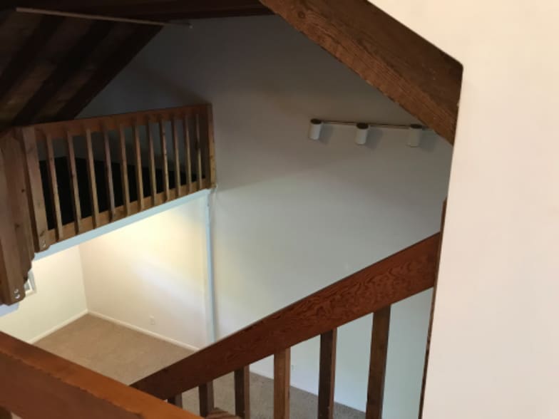 Building Photo - 187 NE 6th Ct