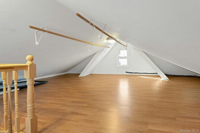 Building Photo - 164 Nelson Rd