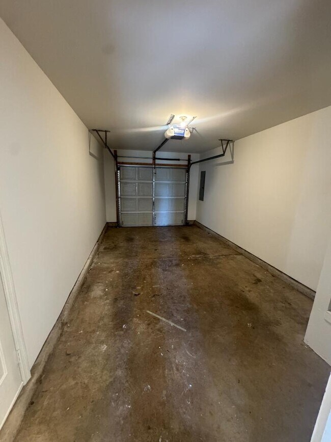 Building Photo - 172 Cloverbrook Dr