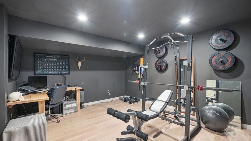 Building Photo - 328 W Snowberry Dr