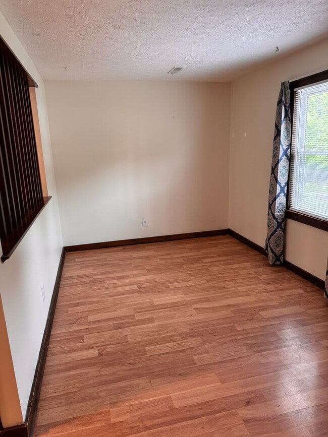 Building Photo - 176 Deer Creek Dr