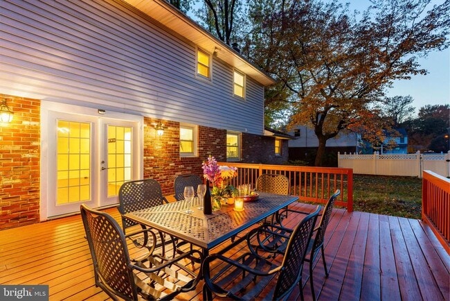 Building Photo - 24 Maple Ave