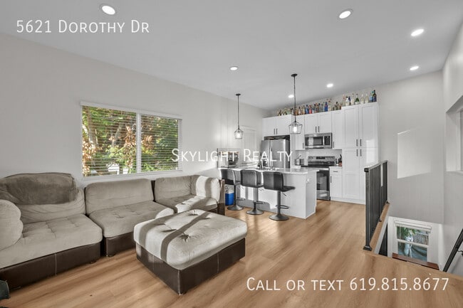 Building Photo - 5621 Dorothy Dr