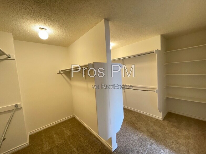Building Photo - 8100 Waimea St