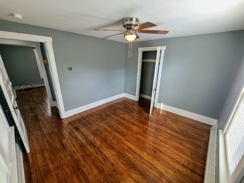 Building Photo - 12 Front St