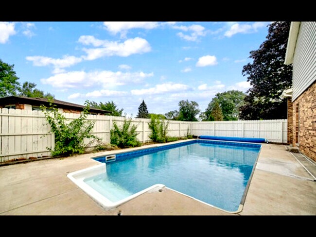 Building Photo - 14926 Wilco Dr