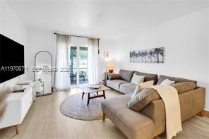 Building Photo - 257 S Cypress Rd