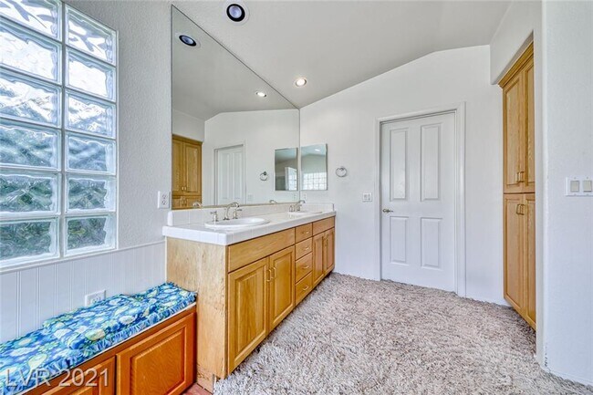 Building Photo - 2229 Fiero Dr