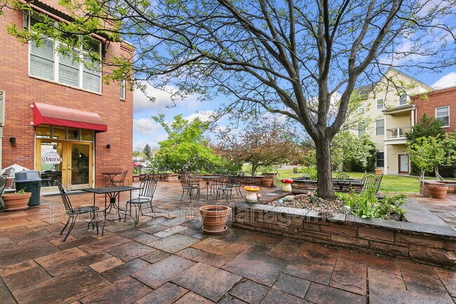 Building Photo - 401 Mason Ct