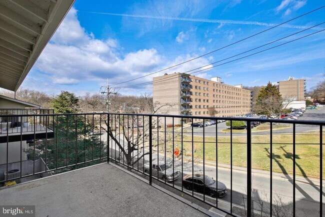 Building Photo - 8700 Manchester Rd