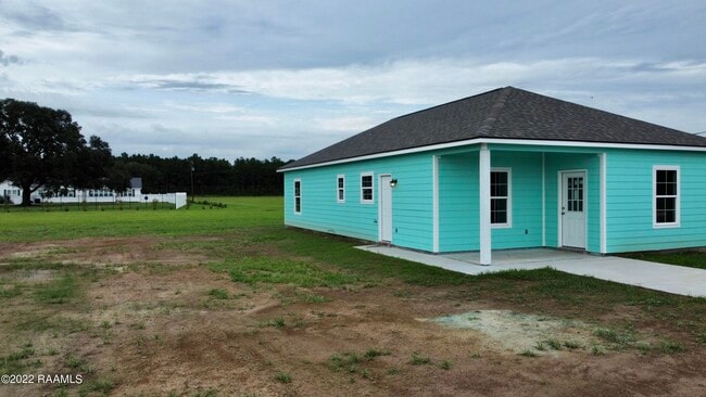 Building Photo - 237 Le Village Loop