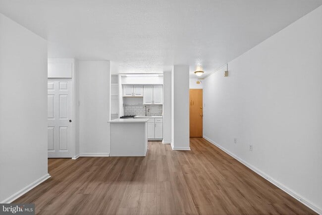 Building Photo - 2101 Chestnut St