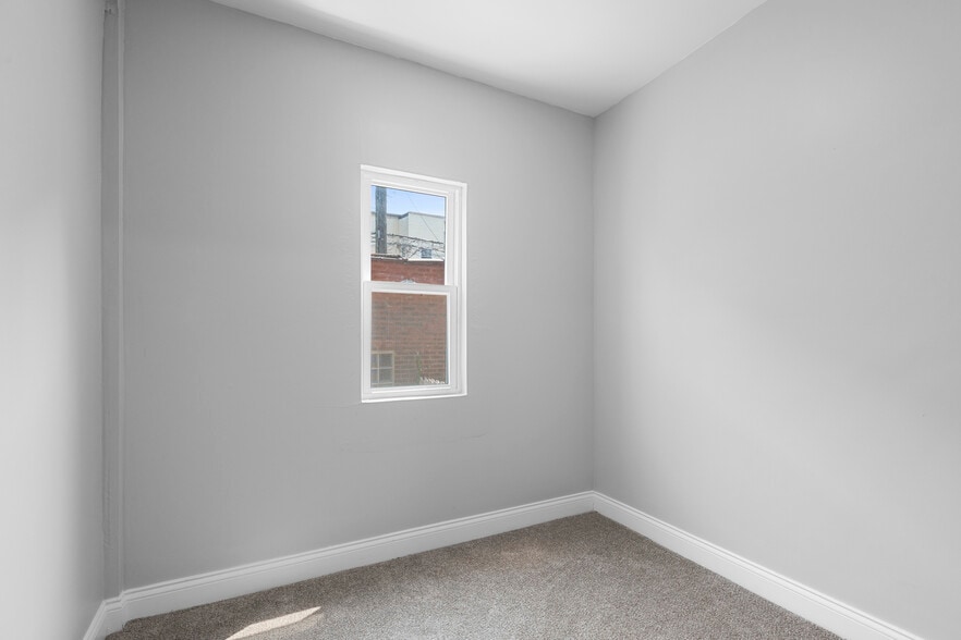 Building Photo - 8129 S Maryland Ave