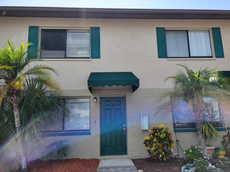 Building Photo - 2052 Kings Hwy