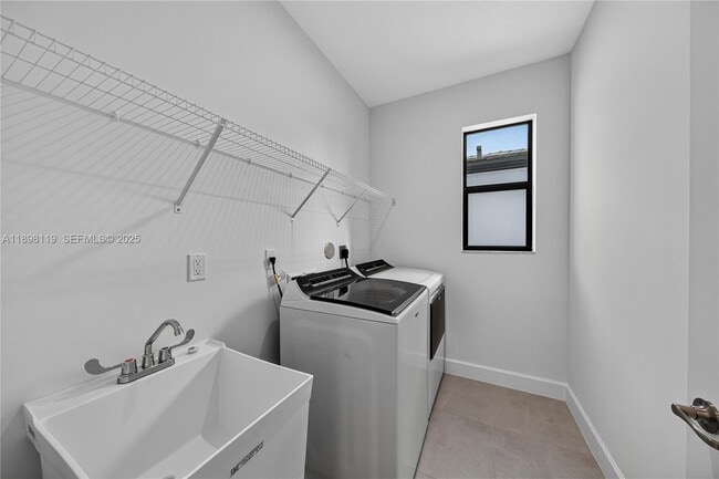 Building Photo - 2722 NW 87th Ter