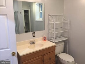 Building Photo - 5800 River Rd