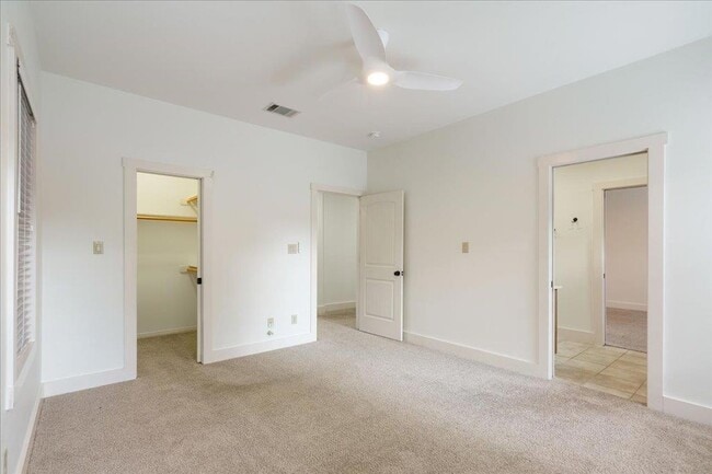 Building Photo - 5603 William Holland Ave