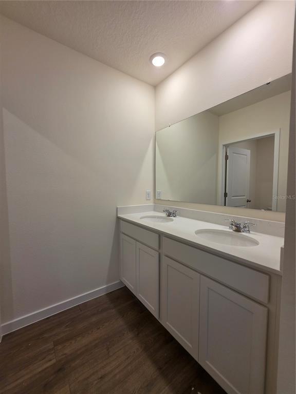 Building Photo - 1013 Champion Ridge Dr