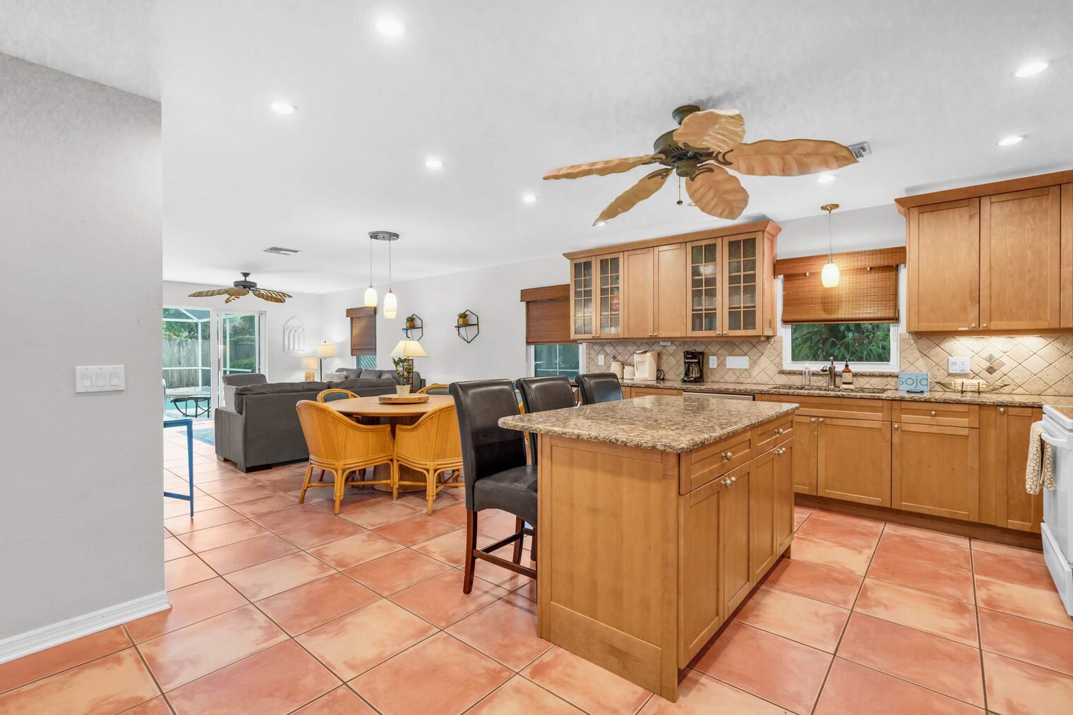 Building Photo - 650 93rd Ave N