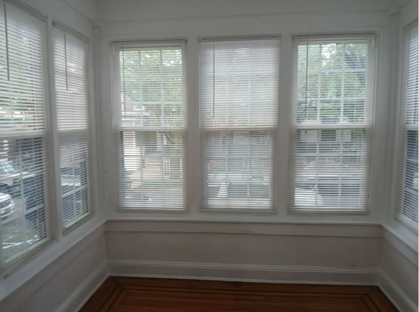 BEAUTIFUL FOYER w/ NEW WINDOWS - 2624 Garrett Ave