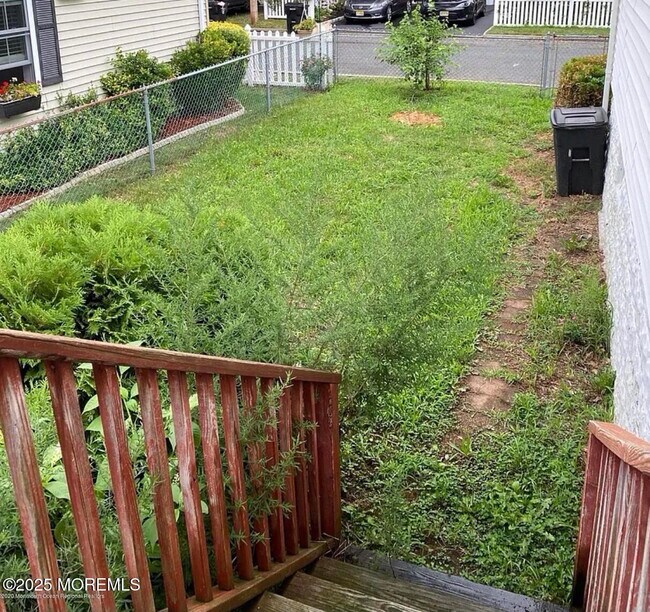 Building Photo - 276 Linden Ave