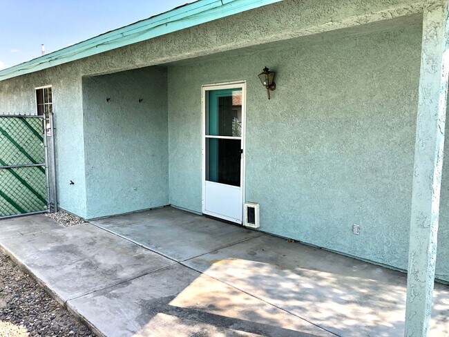 Building Photo - 3905 Raymond Ave