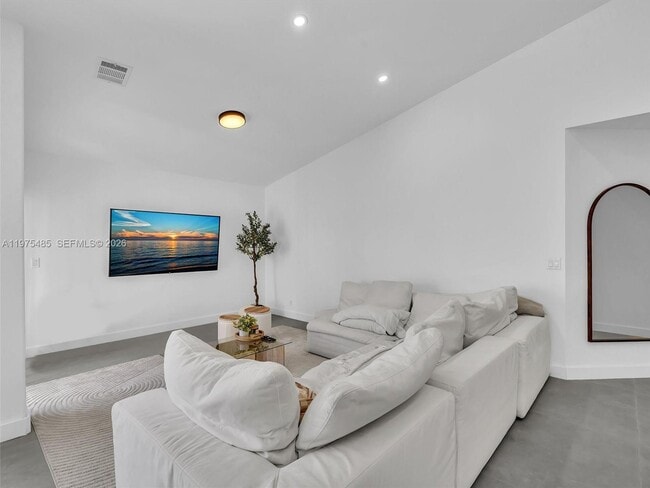 Building Photo - 4962 SW 32nd Way