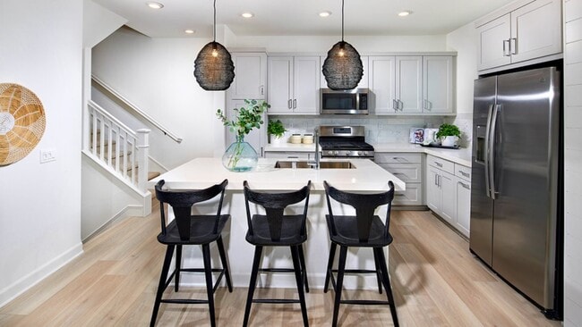 Building Photo - 1219 Sunrise View